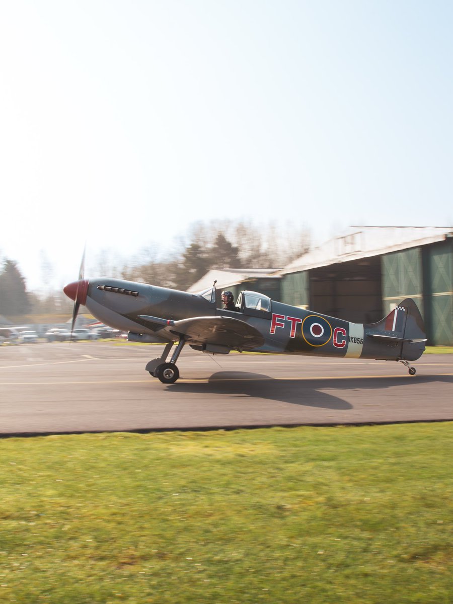 Wolverhampton Halfpenny Green Airport tweet media