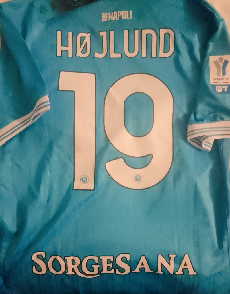 ElDiabl08368737's tweet photo. 🔵 JEU CONCOURS 🔵

Maglia Napoli 🇮🇹 SuperCup Final d'Italia 2025 
Højlund 1️⃣9️⃣🇩🇰

💙 LIKE 
🔃 Partage
❌ Abonnement non- obligatoire 

Tirage au sort 
Dimanche 8 Mars 
20 H 

Envoi du maillot lundi 9 Mars !

Ti amo ADL 🇮🇹
Ti amo Napoli 🇮🇹 https://t.co/ivklKRXe0C