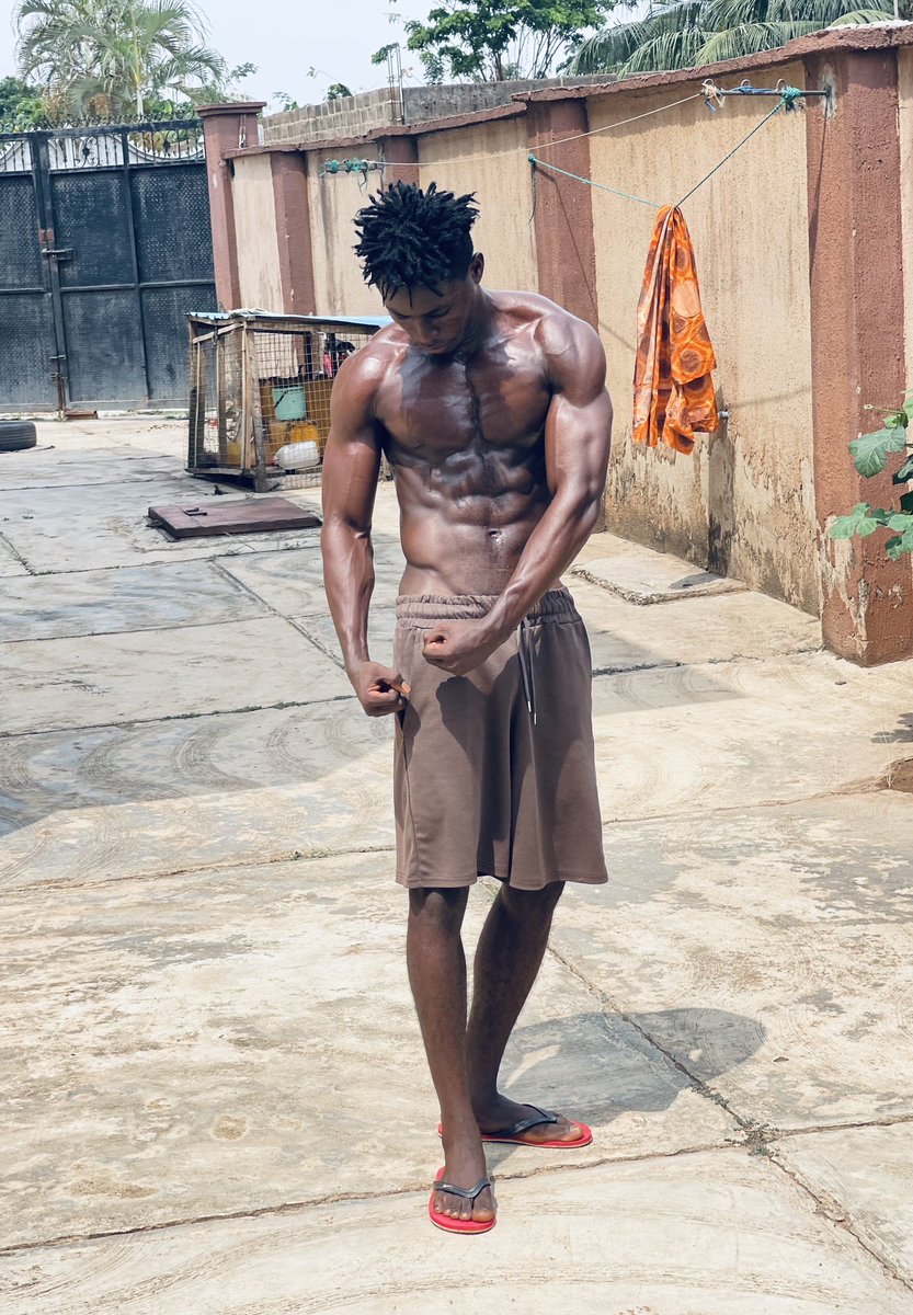 danieloluwamo's tweet photo. @rahman_jago_ Hey jagoo @rahman_jago_ https://t.co/zTFtb8zLVD