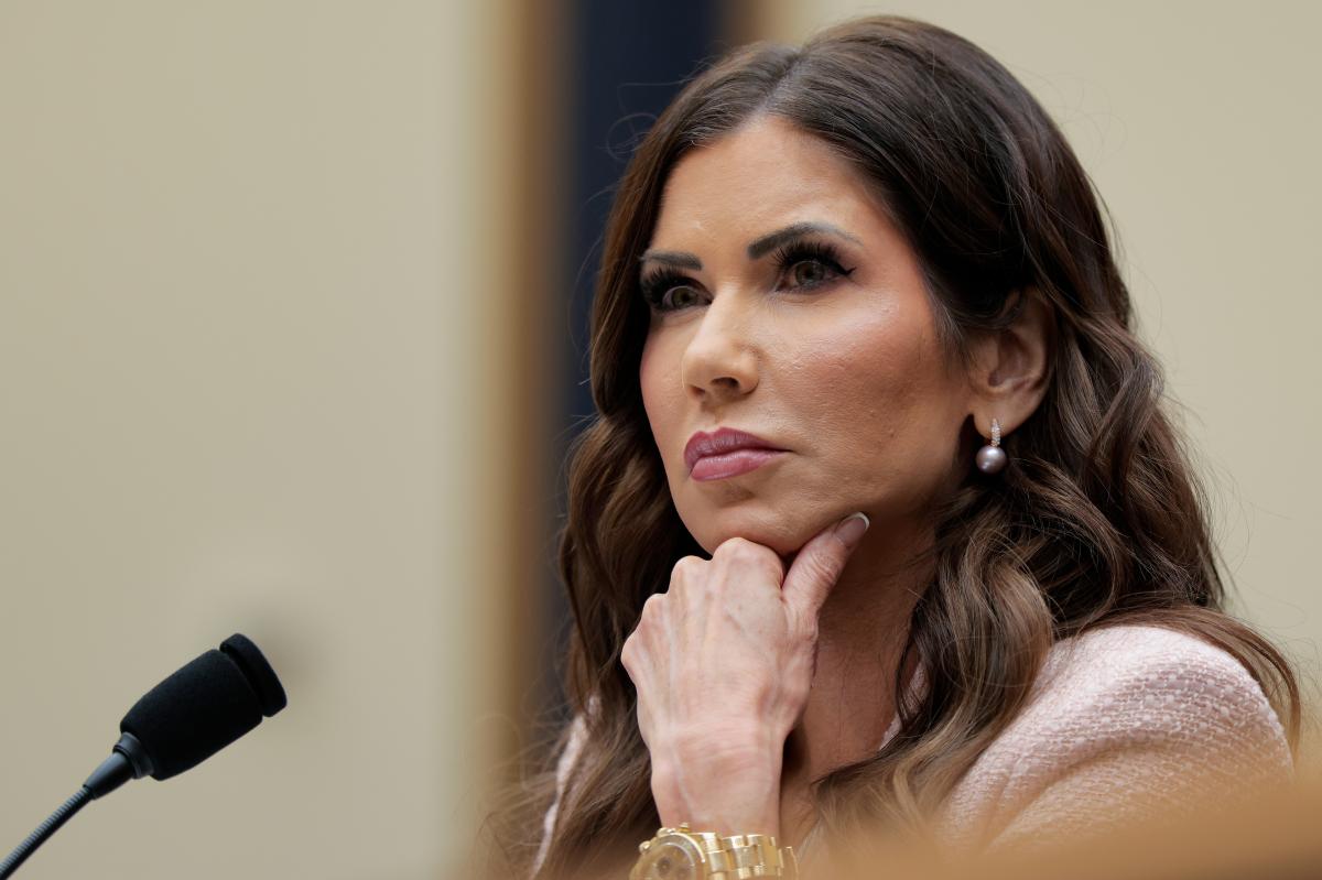 Trump says Kristi Noem lied to Congress about getting his approval for $220M ad campaign featuring herself trib.al/PwVpxnd