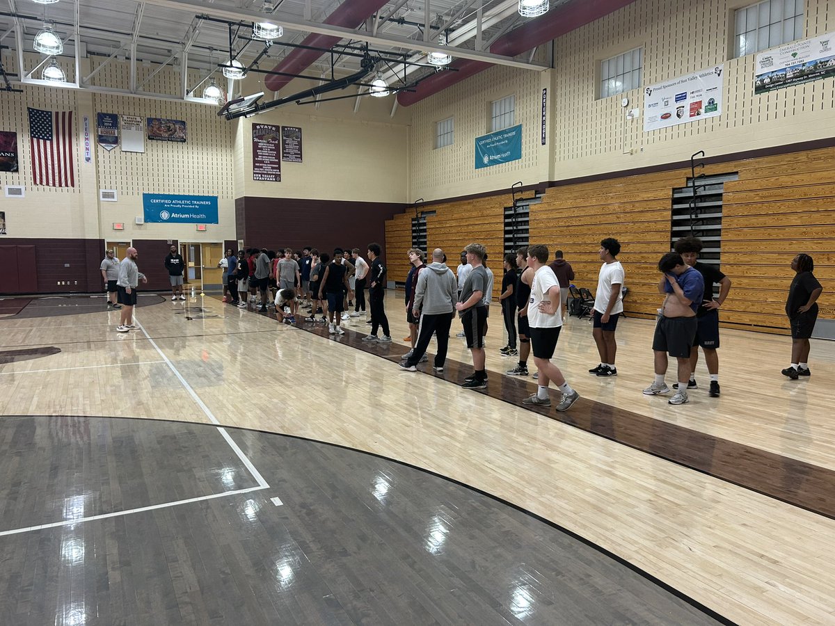 keaton_coach's tweet photo. “He who sweats more in training bleeds less in war.”

6:30am and @SVSpartans_FB are preparing for battle. 

@SunValleyHSNC https://t.co/oEaXxIbukY