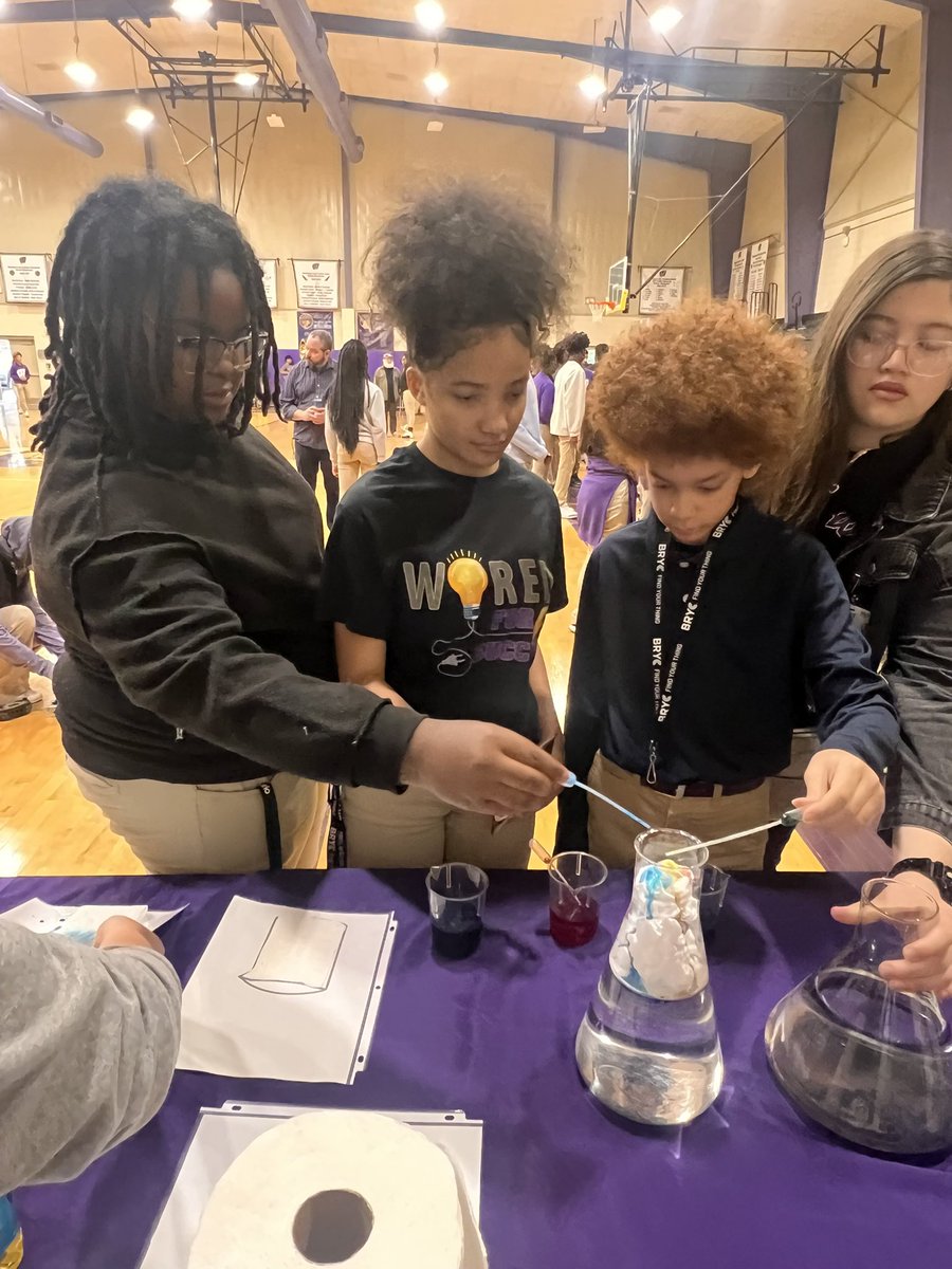 STEM day at Woodlawn Middle gave our students the chance to mentor &amp; showcase possible opportunities here at Woodlawn MAGNET High. Sound waves, chromatography, chemical reactions, and coding robots made science fun! Apply now: magnet.org. <a href="/ebrpschools/">East Baton Rouge Parish School System</a> <a href="/WoodlawnHighBR/">Woodlawn High</a>