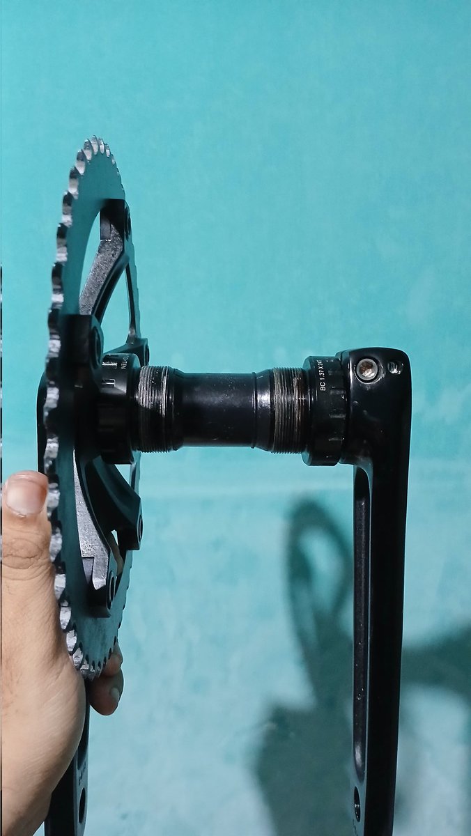 dwikiputranto's tweet photo. #fnfjb
WTS
Crankset Skeace
Chainring intro 7 48T
Include bb bawaan
Drat semua aman 
Minus pemakaian
2boltnut di ganti litepro
850k nego boleh https://t.co/mIJ9yfCpJn