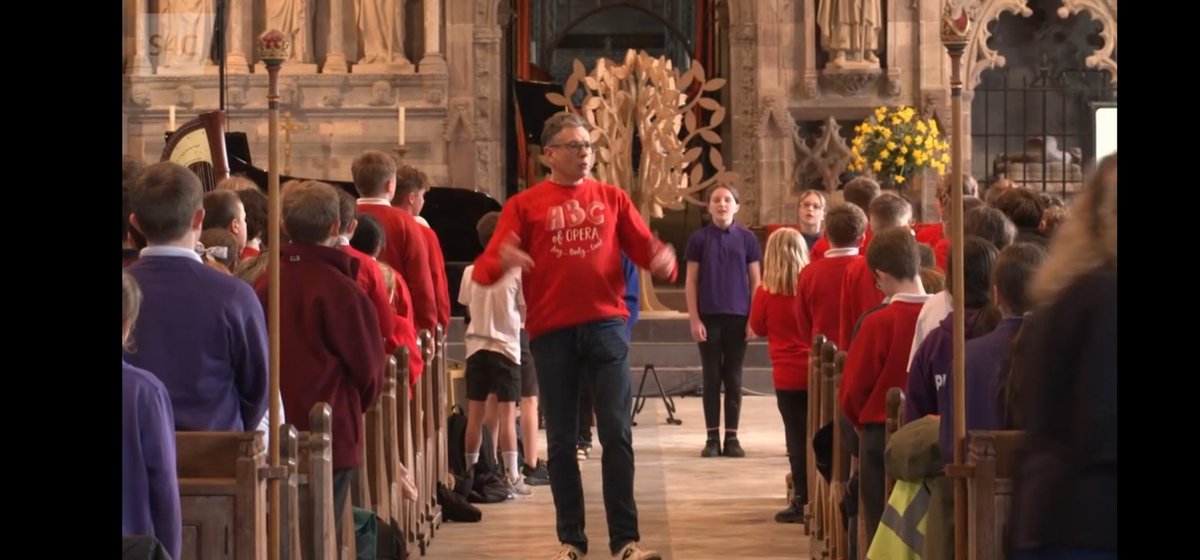 Mark Llewelyn Evans. tweet media