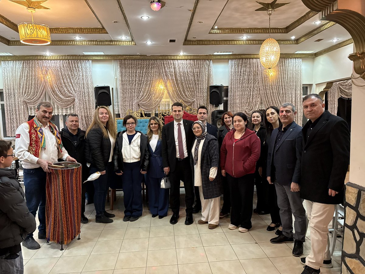 CivrilKaymakaml's tweet photo. Programda çocuklarımızla yakından ilgilenen Kaymakamımız, Sn. @fatihcidiroglu onlarla sohbet ederek mutluluklarına ortak oldu. Ramazan ayının paylaşma ve dayanışma ruhunun hissedildiği program, yapılan duaların ardından sona erdi. https://t.co/FyUqGaMAR0