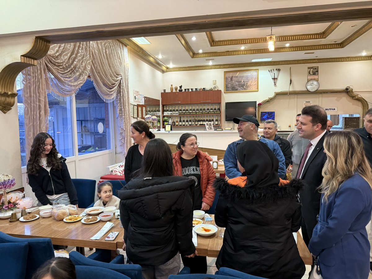 CivrilKaymakaml's tweet photo. Programda çocuklarımızla yakından ilgilenen Kaymakamımız, Sn. @fatihcidiroglu onlarla sohbet ederek mutluluklarına ortak oldu. Ramazan ayının paylaşma ve dayanışma ruhunun hissedildiği program, yapılan duaların ardından sona erdi. https://t.co/FyUqGaMAR0