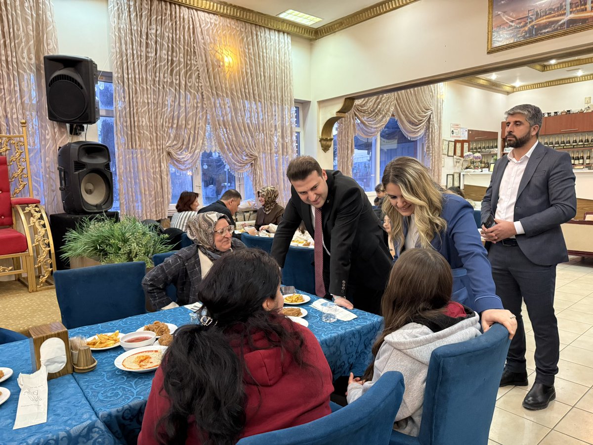 CivrilKaymakaml's tweet photo. Programda çocuklarımızla yakından ilgilenen Kaymakamımız, Sn. @fatihcidiroglu onlarla sohbet ederek mutluluklarına ortak oldu. Ramazan ayının paylaşma ve dayanışma ruhunun hissedildiği program, yapılan duaların ardından sona erdi. https://t.co/FyUqGaMAR0