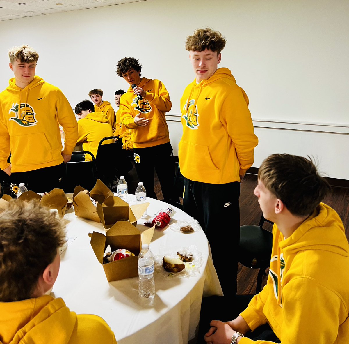 NHS Boys Basketball tweet media