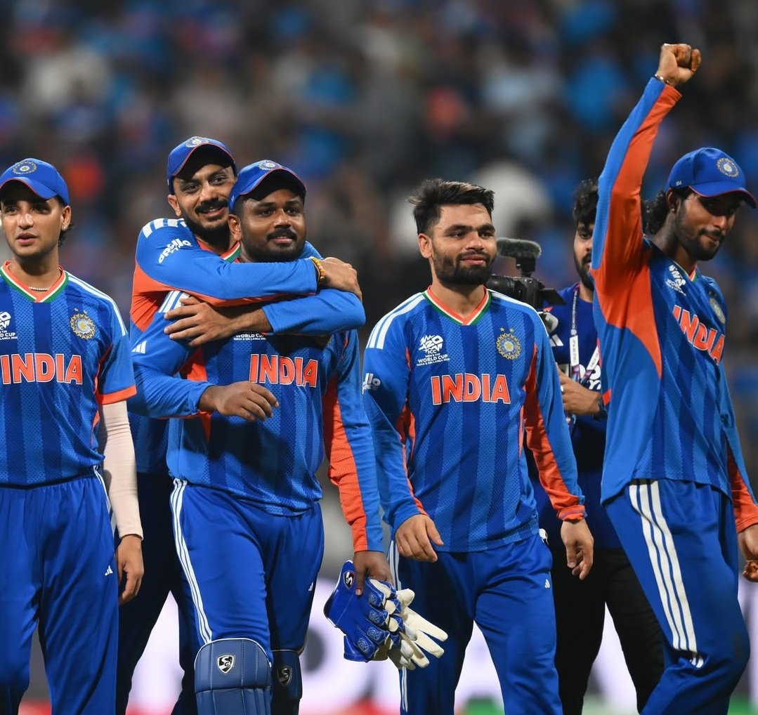Abhishek4Sharma's tweet photo. Into the Finals 🇮🇳 https://t.co/HyaJ9hciBq