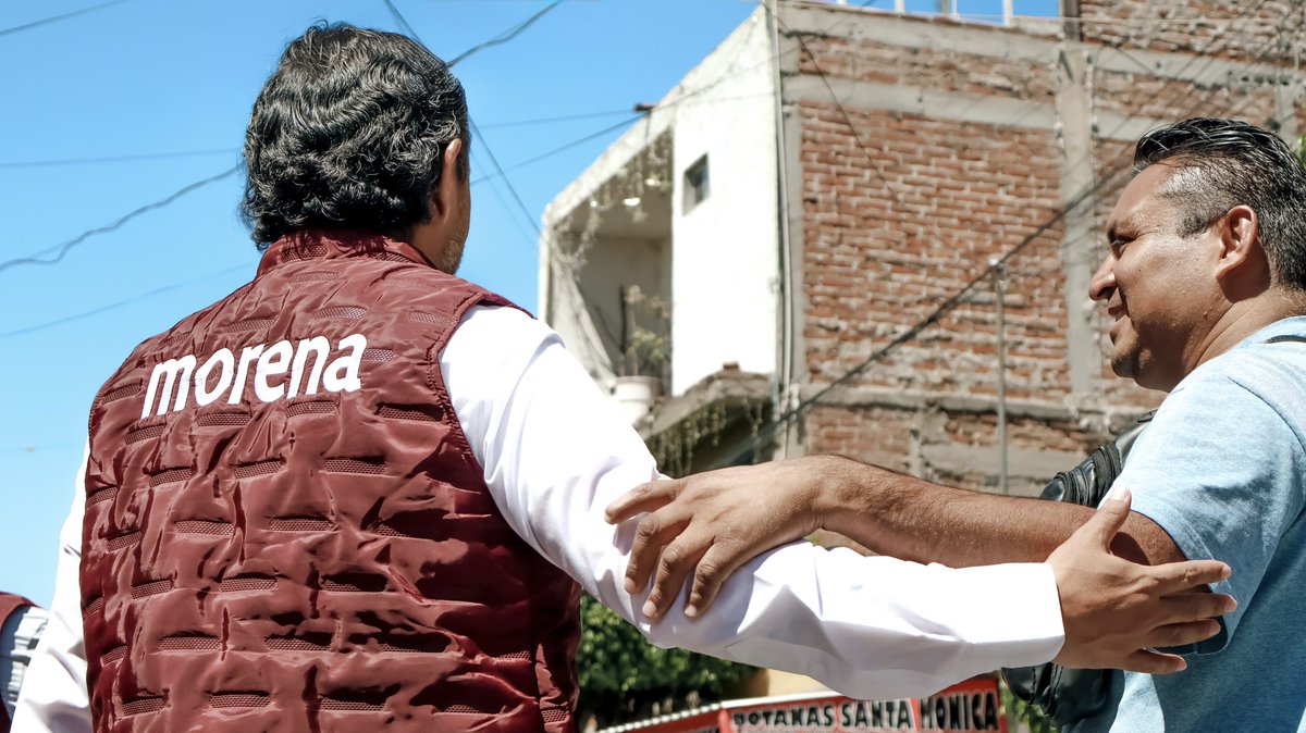 JLuisManrique's tweet photo. Experiencia que escucha, equipo que cumple. Dar oportunidades es nuestra meta, trabajar unidos de mano de la Presidenta @Claudiashein es el camino. 🤝🏽✨ 

#León #Guanajuato #Morena #SigamosHaciendoHistoria #4Transformación https://t.co/DuVAi6RvNg