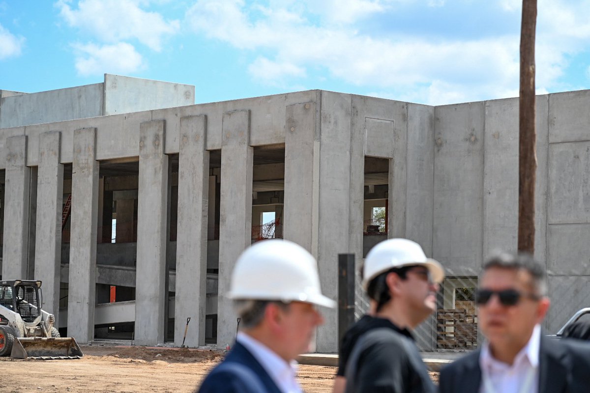 Que cada vez más jóvenes elijan y puedan seguir estudiando una carrera universitaria o terciaria en Córdoba es una gran noticia. Detrás de cada inscripción hay un proyecto de vida, una familia que acompaña y una comunidad que apuesta al conocimiento.

En #Córdoba creemos que la