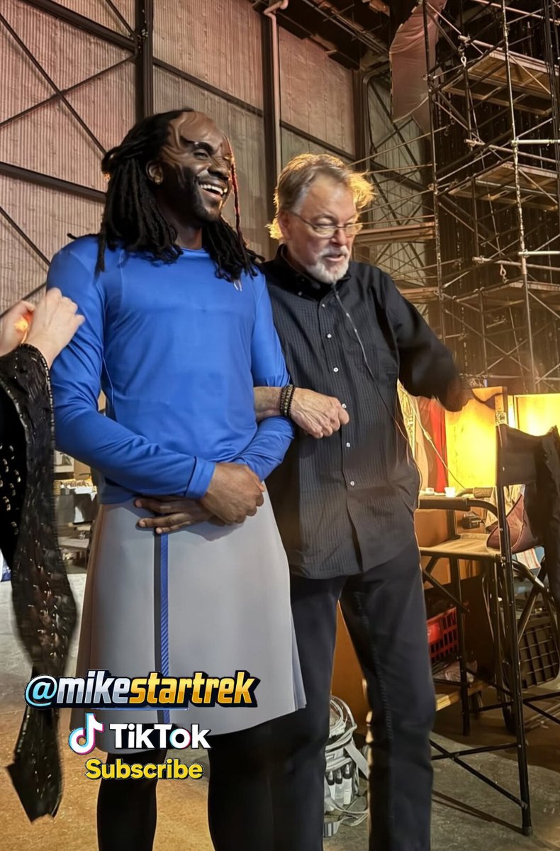 Mikestartrek1's tweet photo. Jonathan Frakes (#Riker) #TNG
Behind the Scenes
Directing #StarTrek #StarfleetAcademy S1 EP9
Starring Diane Karim (Jay-Den)
#Klingon #StarTrekStarfleetAcademy https://t.co/MBCTkUcgPa