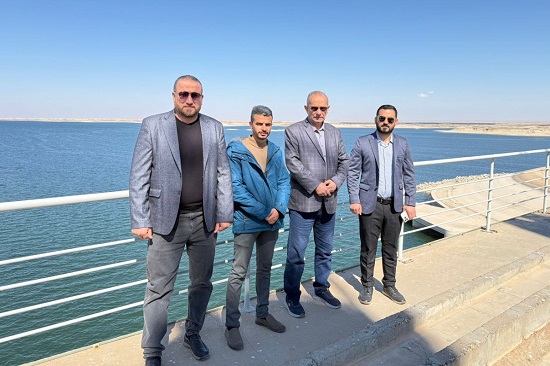 UebdcA's tweet photo. كادر المحطة البحثية – حديثة التابعة لمركز أعالي الفراتي جامعة الأنبار يجري زيارة ميدانية إلى إدارة مشروع سد حديثة، بهدف الاطلاع على الواقع التشغيلي للسد وتطوير مجالات التعاون الفني المشترك 
https://t.co/iM8kddbd3D
#جامعة_الأنبار
#مركز_أعالي_الفرات_لأبحاث_التنمية_المستدامة https://t.co/8tMOz1l4BS