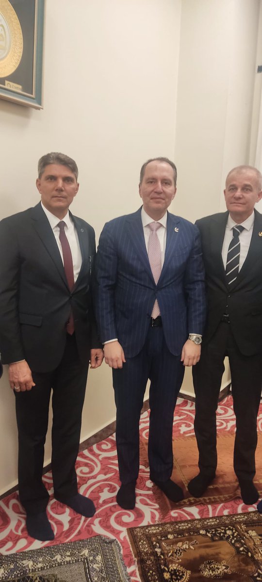 Yeniden Refah Partisi Konya İl Teşkilatı tarafından düzenlenen iftar programına, Genel Başkan Fatih Erbakan Beyefendi’nin katılımıyla gerçekleştirilen bu güzel buluşmada iştirak ettik.

Ramazan ayının birlik, kardeşlik ve dayanışma ikliminde gerçekleşen programda emeği geçen il