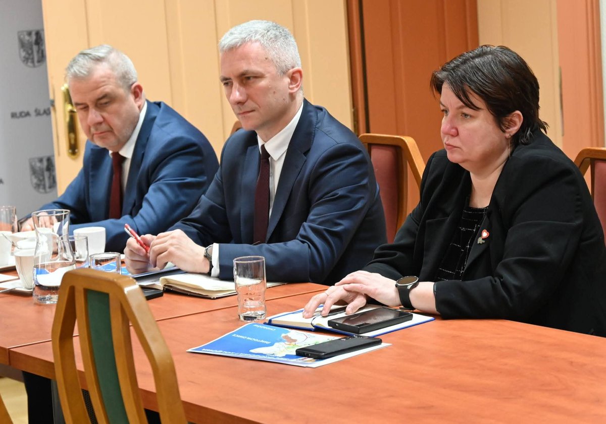 Kontynuujemy rozmowy o przyszłości terenów KWK Bielszowice z zarządem PGG, dyrekcją kopalni i parlamentarzystami. Rozmawialiśmy o sytuacji pracowników, instrumentach osłonowych z nowelizacji ustawy oraz o przyszłości tego terenu.