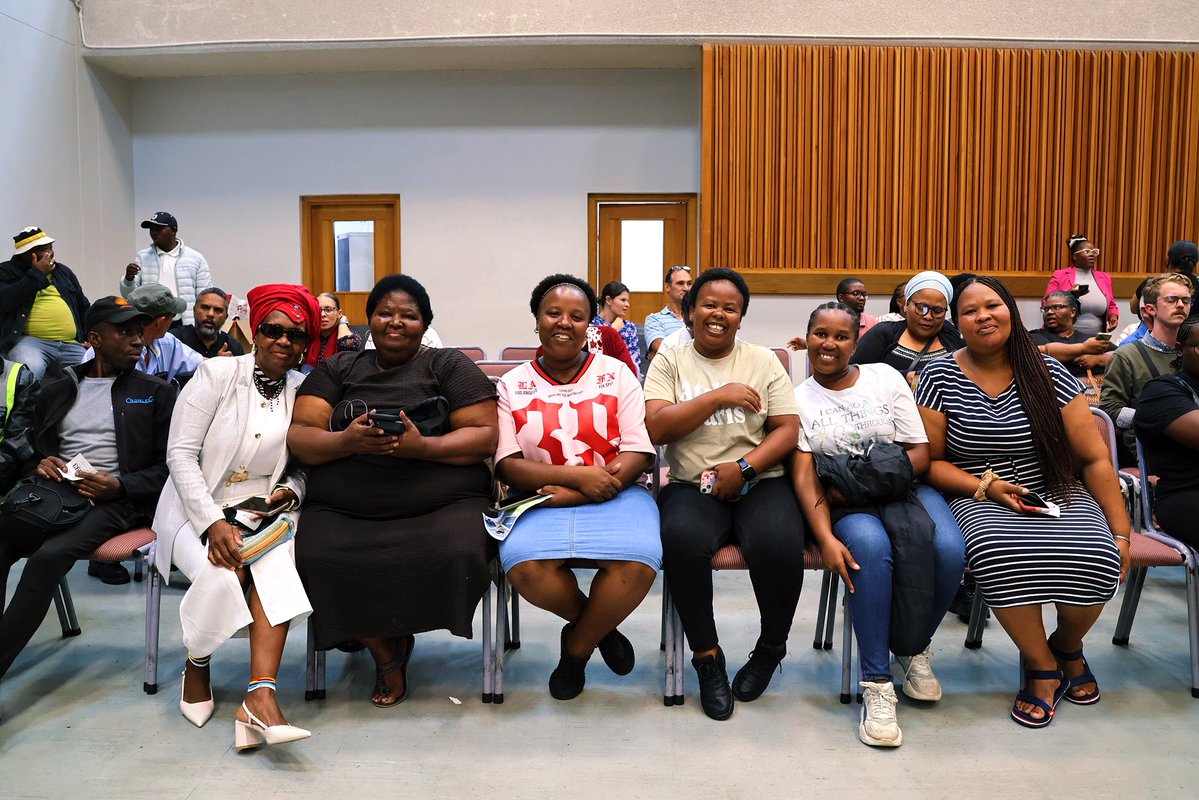 Premier Alan Winde tweet media