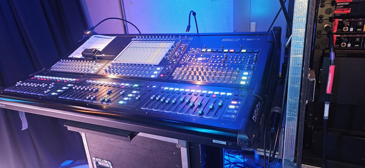 CarrollMusic's tweet photo. PARKER MCCOLUM on FOX&FRIENDS- BC provided 8 channels of Axient Mics, 10 Channels of Axient Digital IEMs, a DiGiCo SD TEN console, backline, and tech support. #backline #backline #shure #axient #techsupport @shure_offical #nyc #nj #ashevillenc @blvdpro @boulevard_carroll_inc https://t.co/RLCRh4ew4t