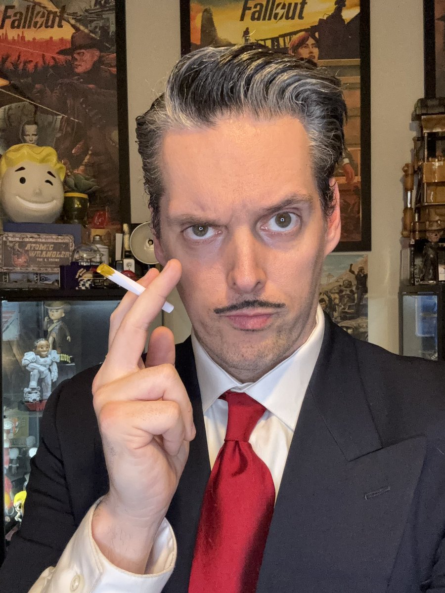 VaultNostalgia's tweet photo. I found the PERFECT Robert House jacket tie and pants (but the pants didnโt fit) @falloutonprime #roberthouse #fallout #cosplay #mrhouse https://t.co/KYnjMGayLo