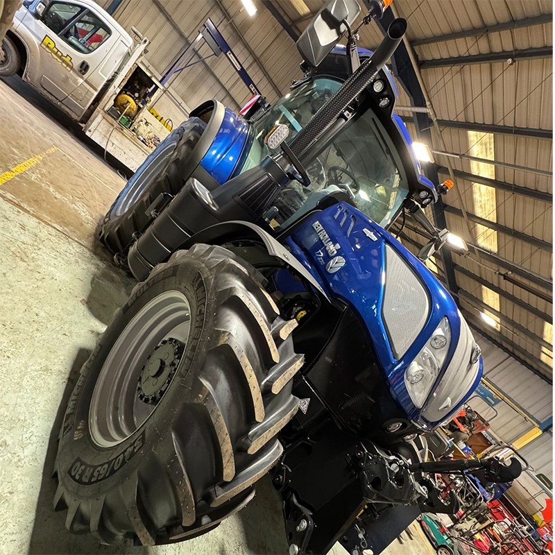 Bush Tyres tweet media