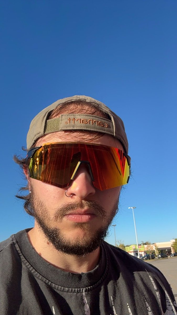 Sam tweet media
