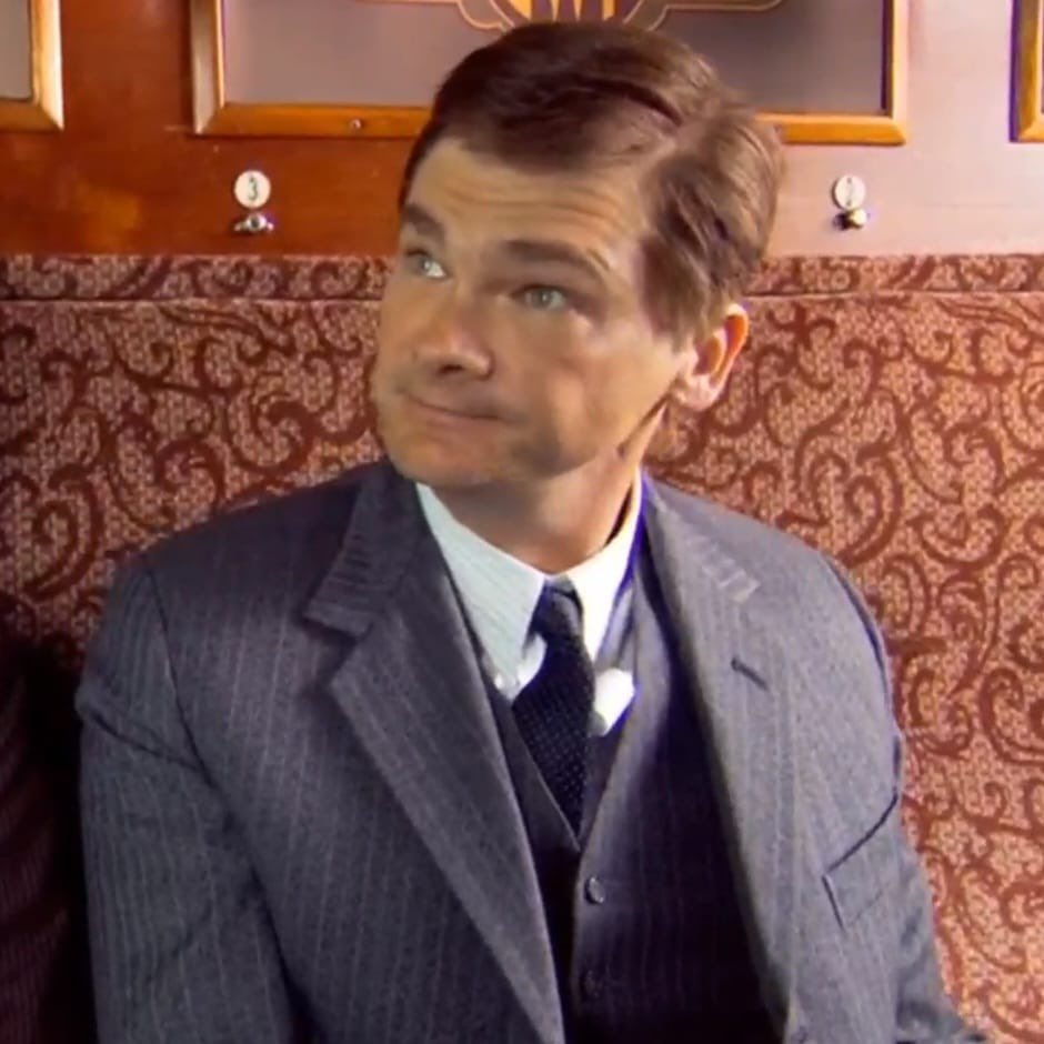 dailysixidiots's tweet photo. the six idiots character of the day is the german spy on train from horrible histories played by simon farnaby! https://t.co/2wREMW0jpF