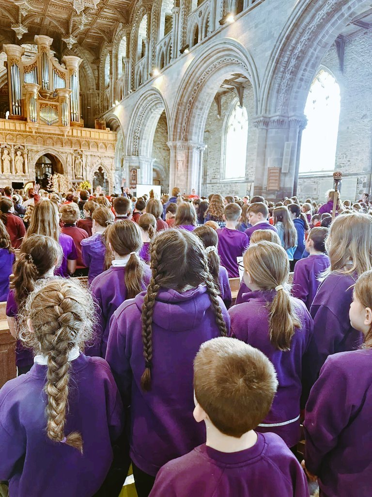 Mark Llewelyn Evans. tweet media