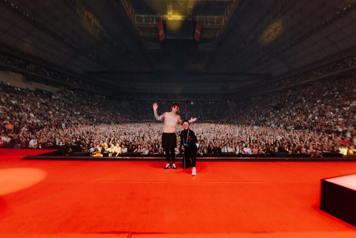 TØP SPAIN #BREACH l-/ tweet media