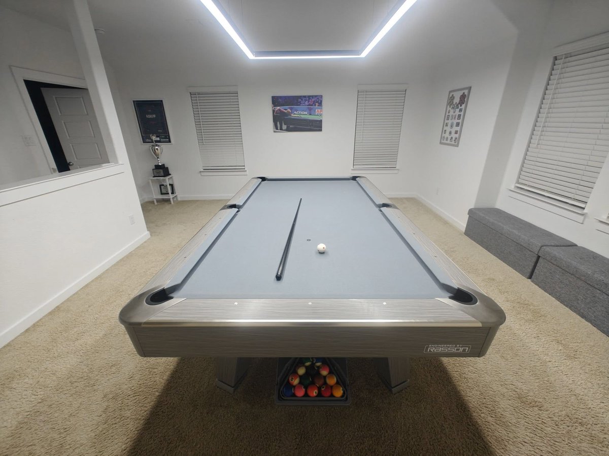 poolplayers's tweet image. New home pool rooms just dropped 👀🎱

Now it’s your turn — show us your home table 👇 . You might be featured in our next post! #apapool #pooltable #billiards #poolplayer

Left 📷 Deb Parsley
Right 📷 John Askew