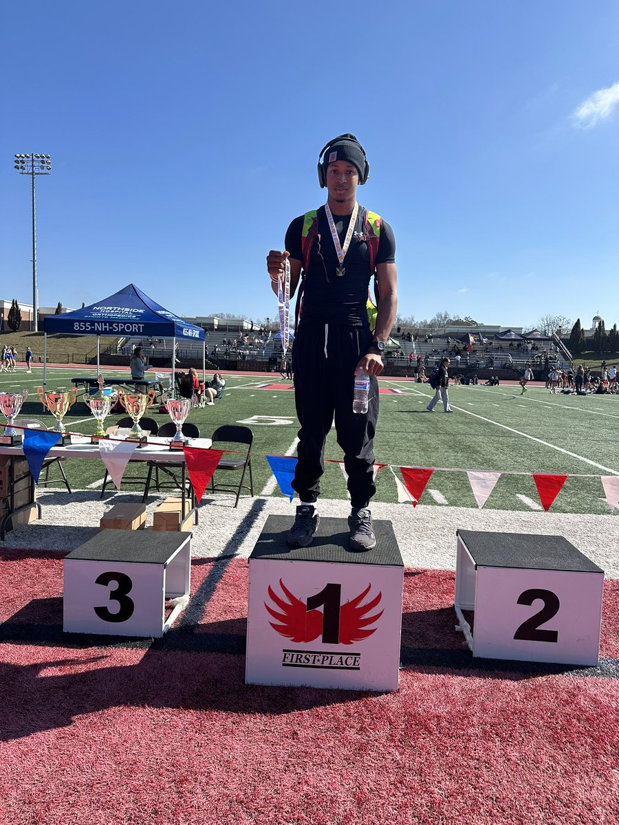 Sidneysbounding's tweet photo. Triple Jump 44'2 From 32ft board 3rd meet of the season. Currently Top 10 Ranked in Ga! @benfordcoach @HillgroveTFXC https://t.co/Gl1s15Vbfz