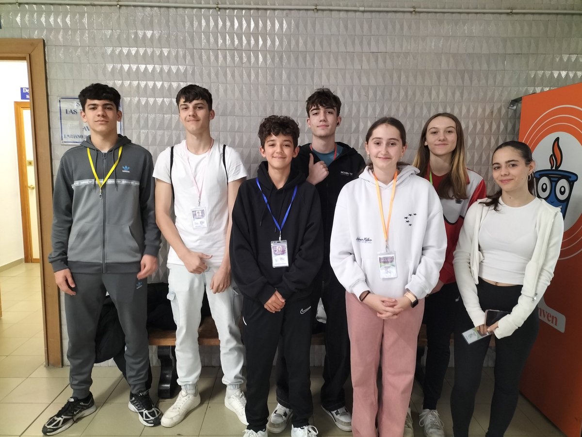 LuzMara17928603's tweet photo. Estamos muy contentos con la participación de nuestros alumnos de 3⁰ y 4⁰ en las Olimpiadas de Matemáticas. #TorrenteBallester https://t.co/7yudvhIi7U