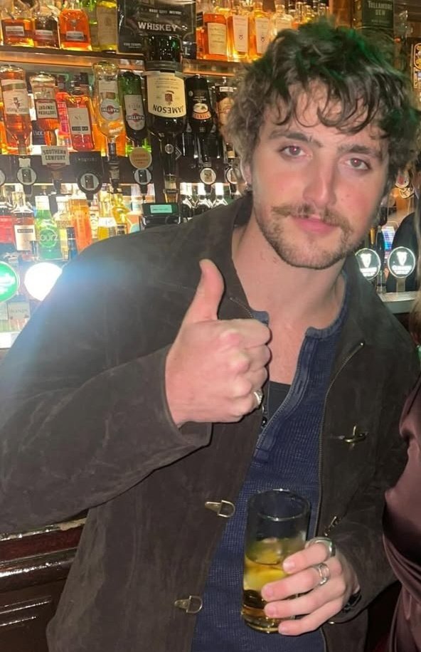 a dream: going to the bar and seeing benson boone 🥳