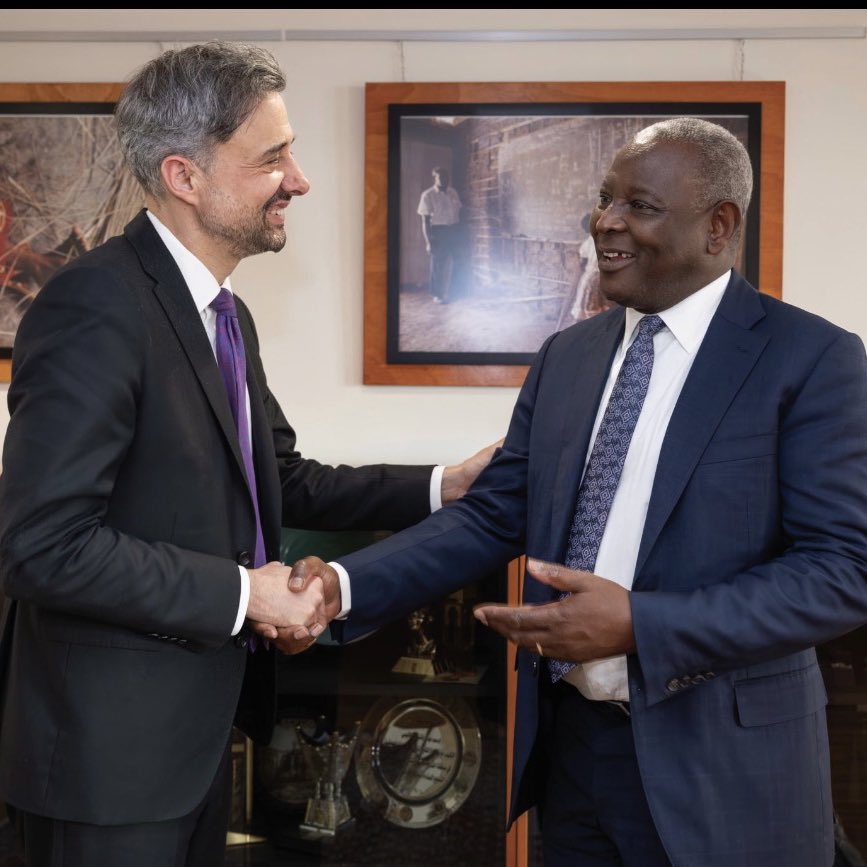 Alvaro Lario tweet media