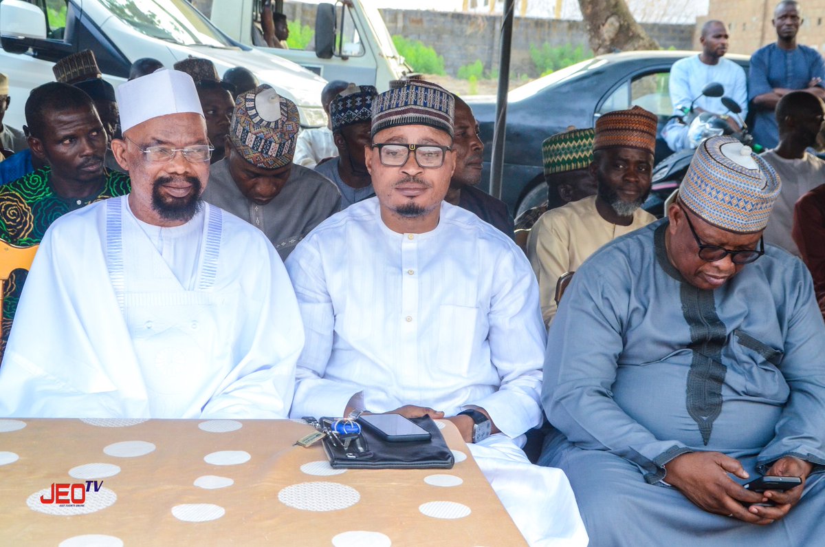justeventsonlin's tweet photo. PhotoNews

L-R

APC Chieftain, Alhaji Bibire Ajape ; APC Ilorin West LG Chairman,  Hon Sulaiman Tejidini and APC Chieftain Hon Bamidele Aluko during the Special Ramadan Lecture organized in honor of Kwara State Governor and Sardauna of Ilorin,  Mallam AbdulRahman  held earlier today at AGF Abdulrazaq House Surulere, Ilorin, Kwara State.

#JustEventOnline