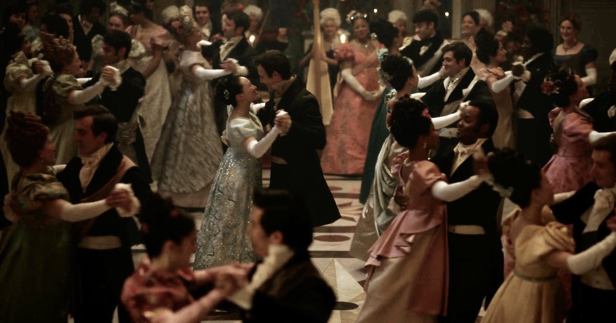 ho appena notato che in questa coreografia bellissima con loro al centro che ballano tutti intorno formano un cuore (❤️🫠)