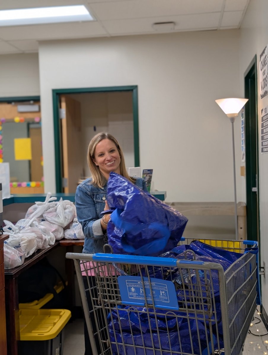 💚 This week we celebrate our Social Worker, Ms. Parrott, who is AMAZING 

🫱🏼‍🫲🏾 Her compassion &amp; commitment make a difference in ways that often go unseen but are deeply felt throughout our school community

😍 We are so grateful for the care &amp; dedication she brings to Berea Middle