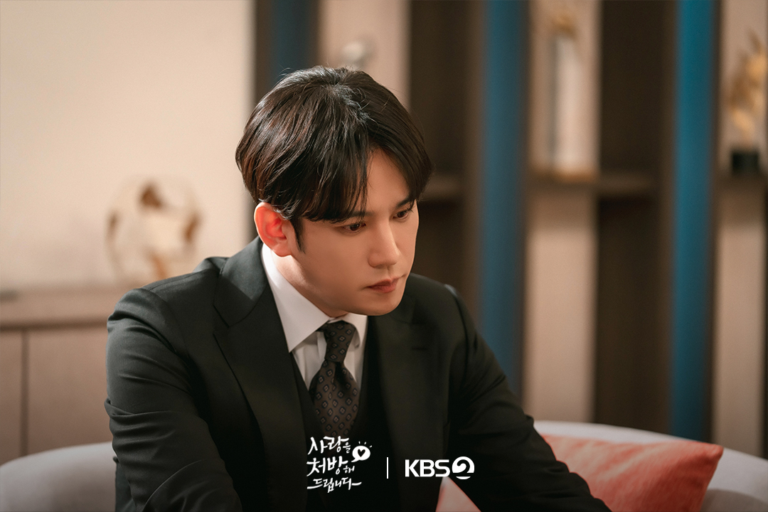 KBS_drama's tweet photo. [#사랑을처방해드립니다] [📸]

어색한 분위기가 감도는 회사 생활💦
고백 이후 위태로워진 두 사람의 관계

KBS 2TV 주말드라마 [사랑을 처방해 드립니다]
매주 토 · 일 저녁 8시 방송

#KBS #KBS2 #KBSDRAMA #KDRAMA #사랑을처방해드립니다 #RecipeForLove #진세연 #박기웅 #김승수 #유호정 #김형묵 https://t.co/PxgiBFKAim