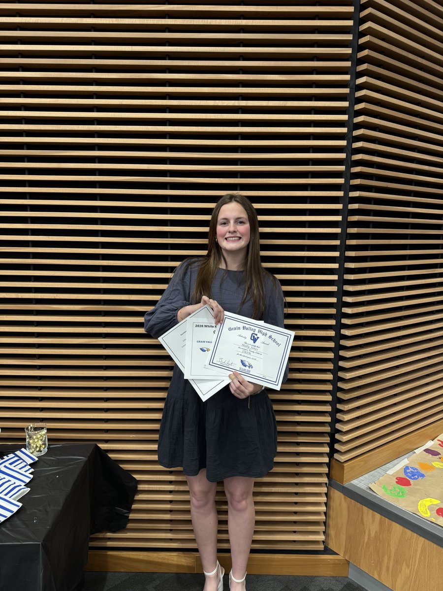 Molly Jones UNCOMMITTED tweet media