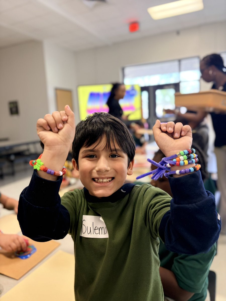 LES Fine Arts tweet media