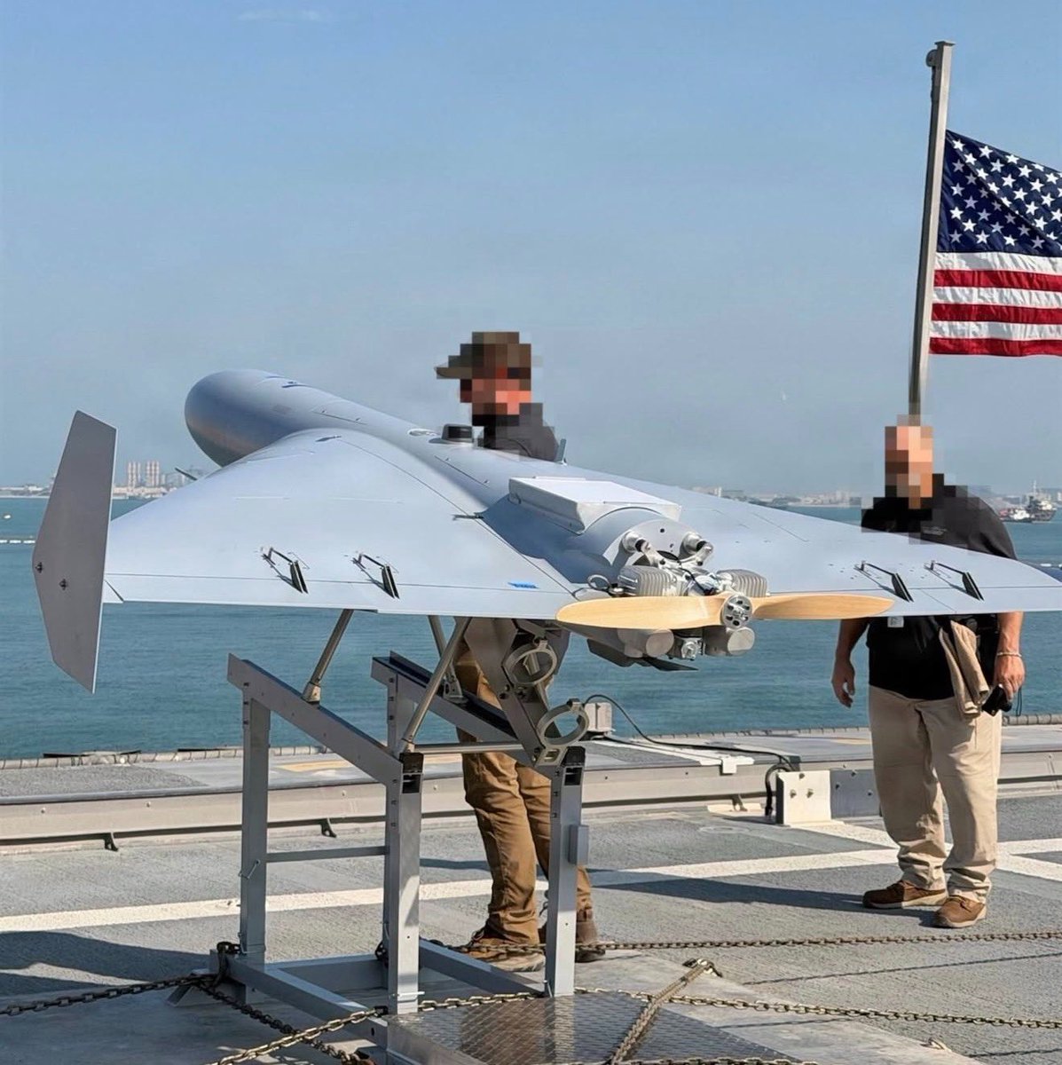 MarioNawfal's tweet photo. 🇺🇸 The LUCAS loitering drone is an inexpensive U.S.-made system designed to fly around, find a target, and strike in large numbers.

The whole point is simple: lots of small, expendable drones instead of relying only on extremely expensive weapons.

Source: @Osint613 https://t.co/1PYfh5Rdpq