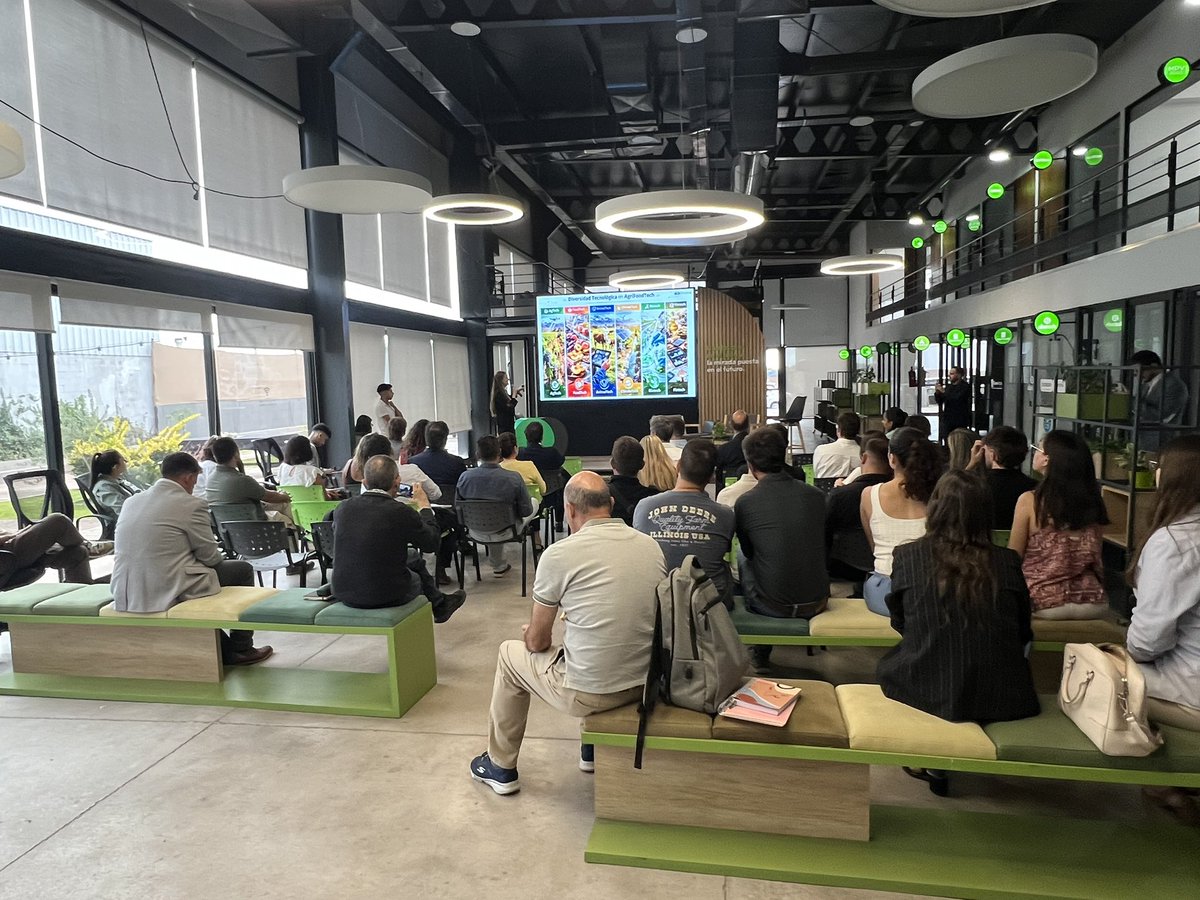 ljsarquis's tweet photo. En #Mendoza también estuvimos en #Lodo un espacio de
Innovación e interacción que crece y de enorme futuro en la provincia y el país; sin dudas trabajaremos juntos también desde el #ParquedelaInnovación @yamilsantoro https://t.co/3FWm7Ggvff