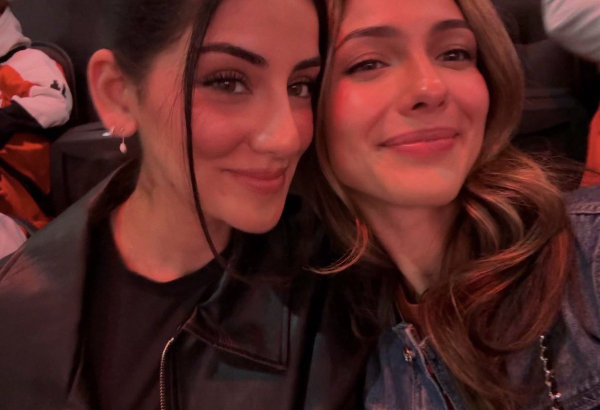 brought a whole fan club tonight 🧡🏒