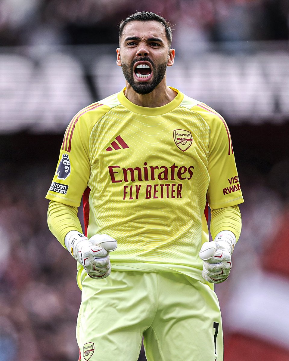 DeadlineDayLive's tweet photo. 🚨 A new rule aimed at stopping David Raya-style time-wasting, where goalkeepers feign injury to slow the game down, will be trialled next season in the Women’s Super League. 

(Source: @martynziegler) https://t.co/H5r4RaePSj