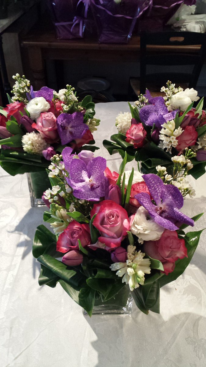 FloralStudioNYC's tweet photo. A few small cocktail arrangements for a get together this evening in midtown Manhattan
#manhattan #CorporateGovernance #publicrelations #wallstreet #politics #WashingtonDC https://t.co/Rq9xUc1Upk