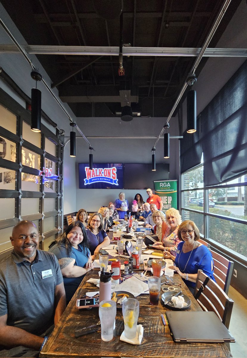 achieversgroup's tweet photo. Join us Thursdays at 11:30 AM at Walk-On’s in Wesley Chapel.
Your next client, partner, or opportunity could be one handshake away. 🤝

#RGANetworking #TampaBayNetworking https://t.co/g9krOYjCoV