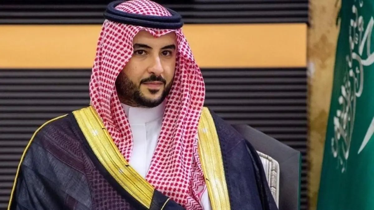 SaudiNews50's tweet photo. عاجل:

وزير الدفاع ونظيره الإماراتي يؤكدان التضامن الكامل ووضع كافة الإمكانات في كل ما يتخذ من إجراءات تجاه العدوان الإيراني.

- https://t.co/q7XzS1FDdR