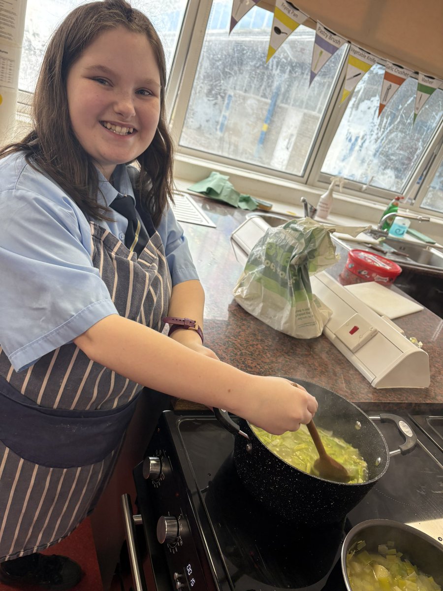 St David’s week <a href="/cynffig/">Cynffig Comp</a> Year 10 &amp; 11 work skills: Today we cooked a delicious, healthy, Welsh themed leek and potato soup. Pupils learned to cube and chop equally. Also, to use the correct green recycling ♻️ bins for the peelings. Well done everyone and enjoy for tea 😋🍲