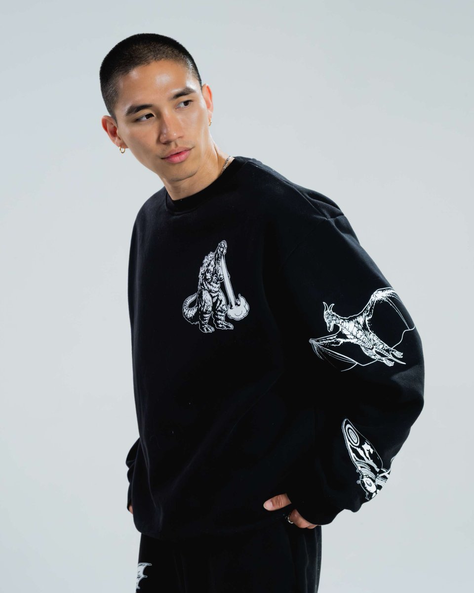 GodzillaS_US's tweet photo. Back by popular demand. 🔥

New kaiju sweatsuit colors just landed. Pre-order now: https://t.co/AuXGK7c8qh https://t.co/oQ41YqCgCT