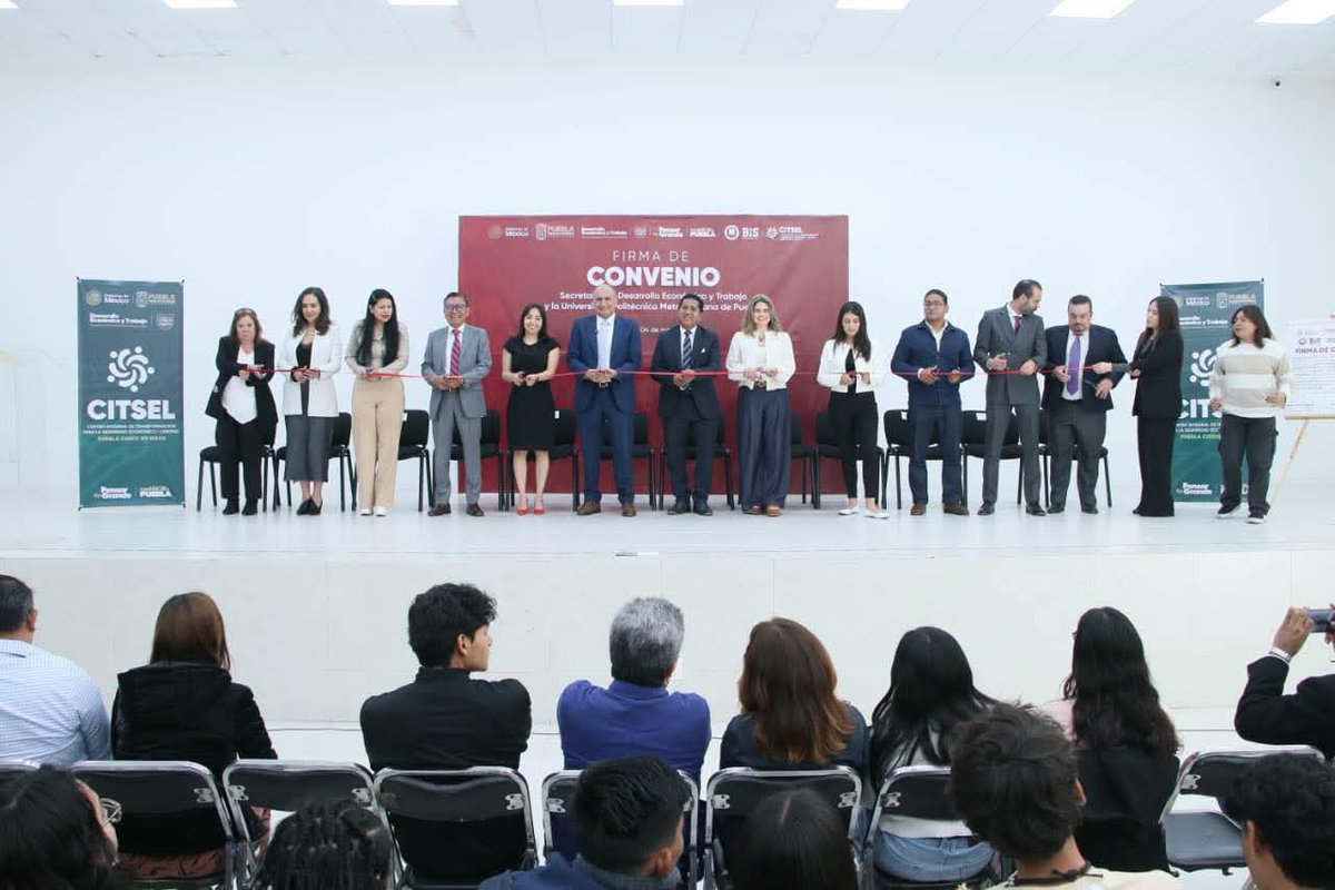 raquemedel's tweet photo. En la Feria de Empleo se firmó el convenio del CITSEL Cinco de Mayo, entre la Secretaría de Desarrollo Económico y Trabajo y la Universidad Politécnica Metropolitana de Puebla, fortaleciendo la vinculación laboral y las oportunidades de empleo.
#PorAmorAPuebla 
#PensarEnGrande https://t.co/SY0UuMJTGz