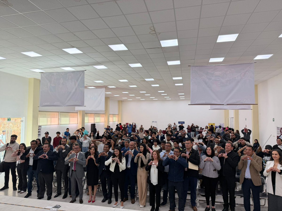 En la Feria de Empleo se firmó el convenio del CITSEL Cinco de Mayo, entre la Secretaría de Desarrollo Económico y Trabajo y la Universidad Politécnica Metropolitana de Puebla, fortaleciendo la vinculación laboral y las oportunidades de empleo.
#PorAmorAPuebla 
#PensarEnGrande