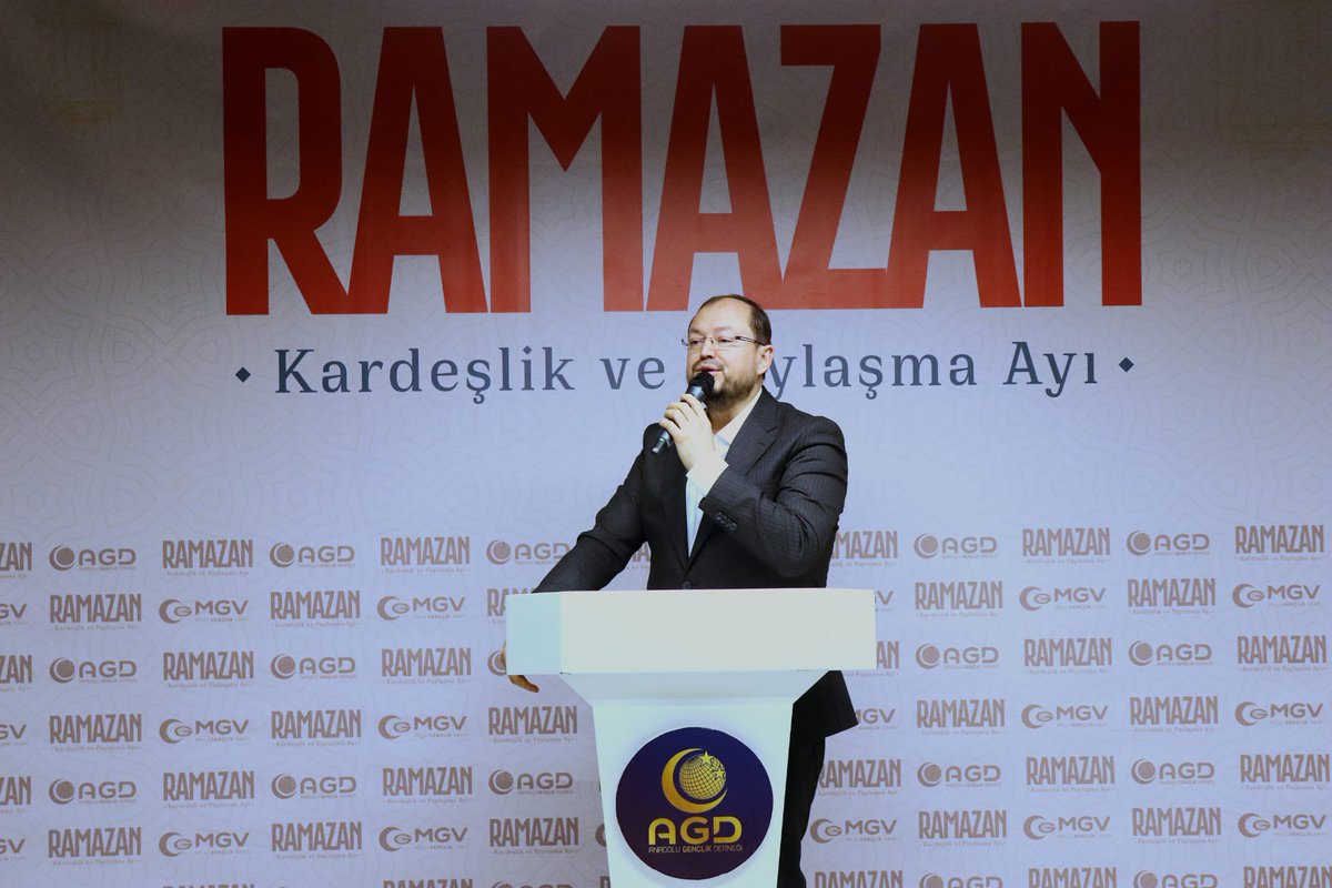 AGDSalihTURHAN's tweet photo. Bu Ramazan 9’uncusunu düzenlediğimiz Genel Merkez iftar programımıza Milli Eğitim Bakanımız Prof. Dr. Yusuf Tekin Bey katılım gösterdi. Katılımlarından dolayı tüm kıymetli misafirlerimize teşekkür ediyorum. https://t.co/SAyfk9FEfU